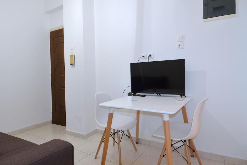Minimal Apartment At The Foot Of The Odeon Of ... Atenas Exterior foto