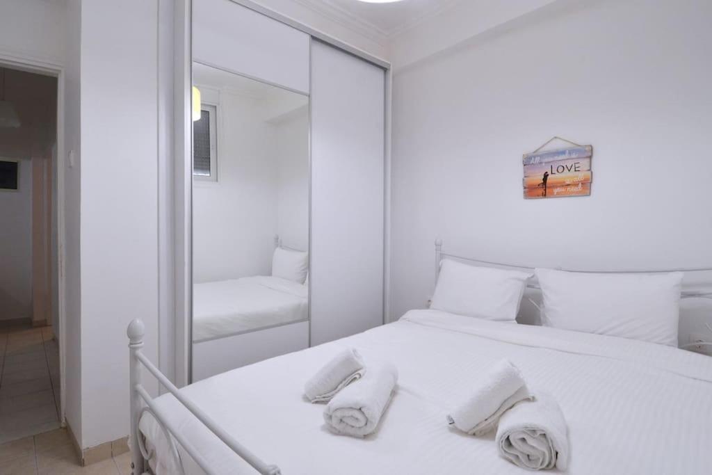 Minimal Apartment At The Foot Of The Odeon Of ... Atenas Exterior foto