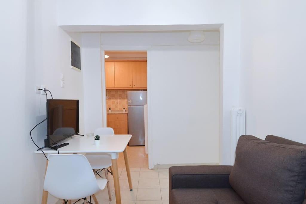 Minimal Apartment At The Foot Of The Odeon Of ... Atenas Exterior foto