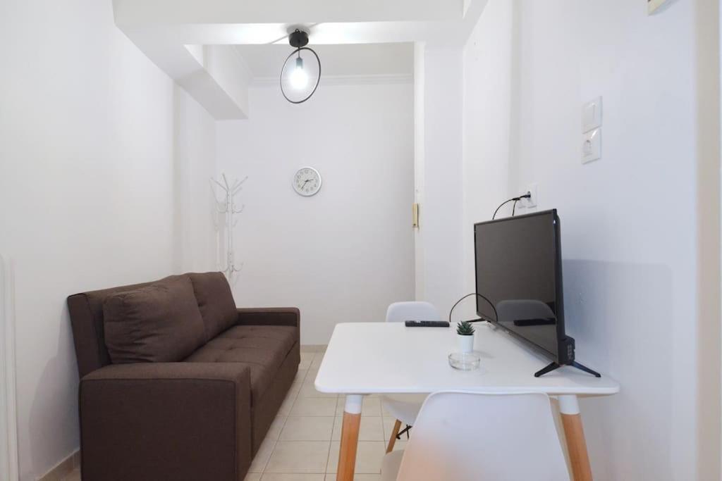 Minimal Apartment At The Foot Of The Odeon Of ... Atenas Exterior foto